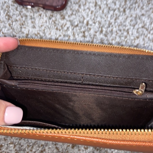 Brown Wallet - Picture 3 of 4